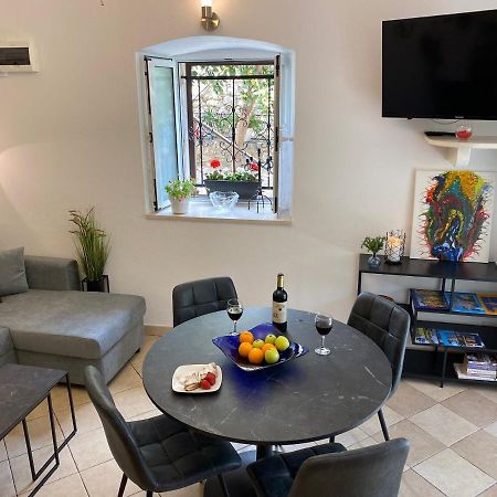 Mediterano Apartment - City Center Split Bagian luar foto
