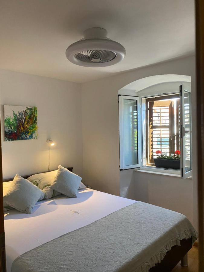 Mediterano Apartment - City Center Split Bagian luar foto